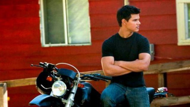 The authentic motorcycle of Jacob Black (Taylor Lautner) in Twilight chapter 2 : Temptation