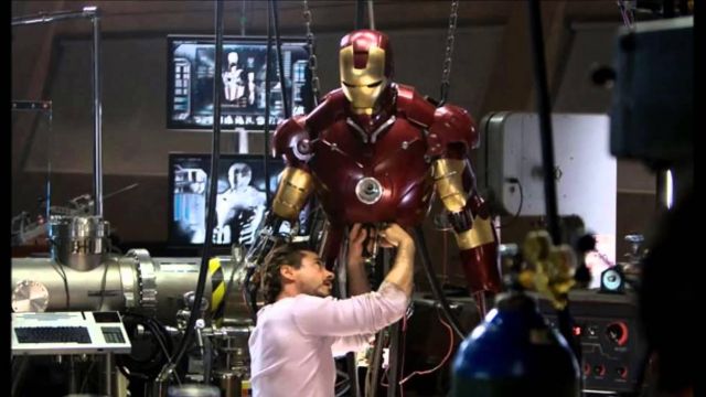 L'armure mise au point par Tony Stark (Robert Downey Jr) dans Iron Man