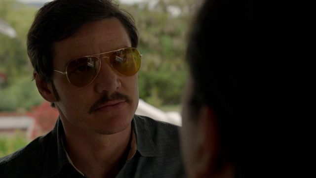 Les lunettes de soleil aviator vintage de Javier Peña (Pedro Pascal) dans Narcos S02E09