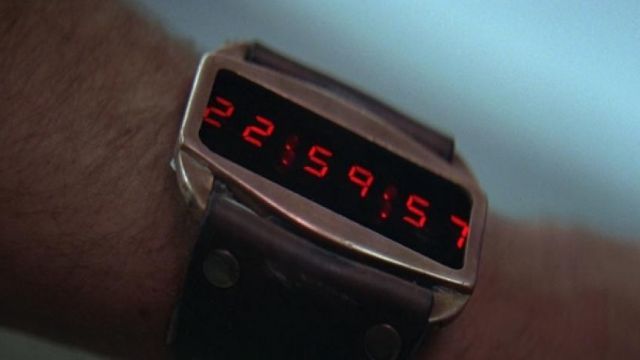 La montre digitale portée par Snake Plissken (Kurt Russell) dans le film New York 1997