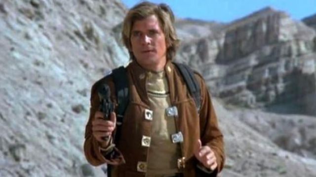 The bomber jacket brown, Lieutenant Starbuck (Dirk Benedict) in Battlestar Galactica