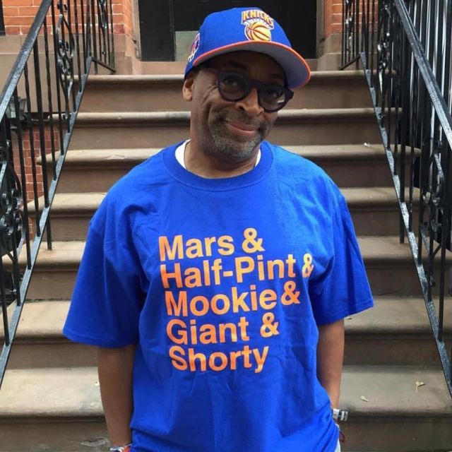 'Mars et le Demi-Pinte & Mookie & Giant & Shorty Bleu Tee porté par Spike Lee sur Instagram