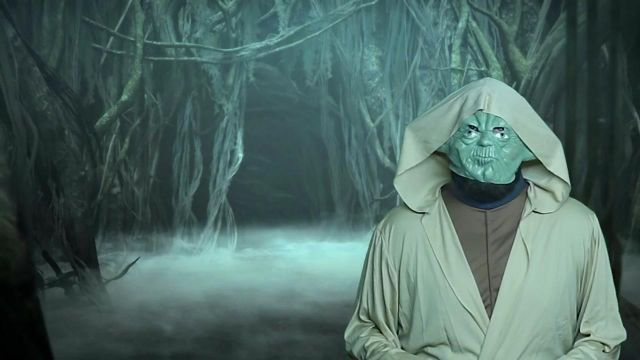 Costume Yoda adulte vu dans Jul - Wesh alors (critique) (Linksthesun)