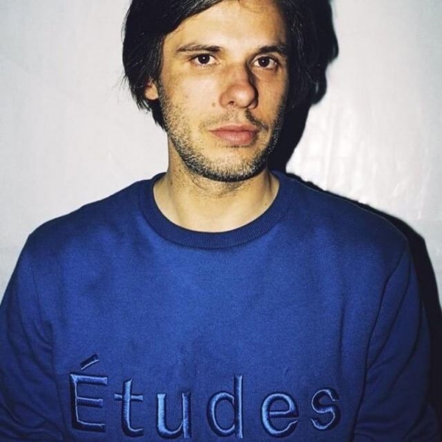 The sweatshirt Studies carried by Orelsan on his account Instagram