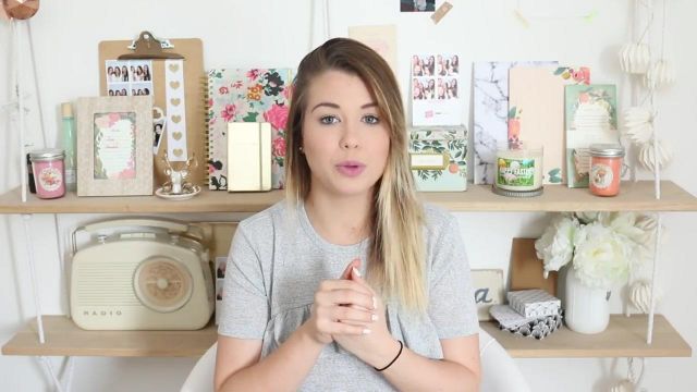 Radio portable Bluetooth Konig of EnjoyPhoenix in his video My shoe collection 2016