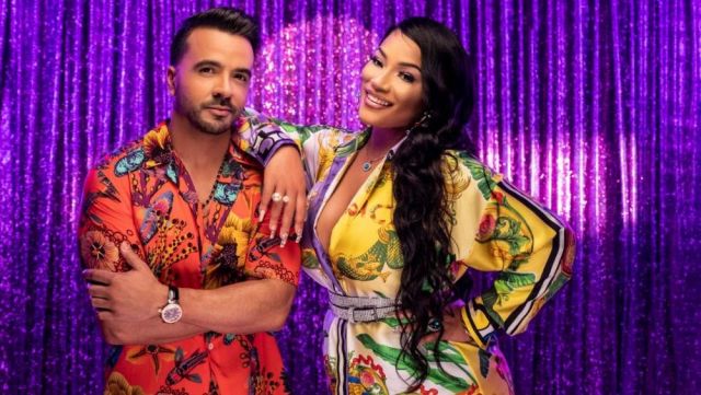 The Shirt Dress Printed Versace of Stefflon Gift in the clip #Calypso with Luis Fonsi