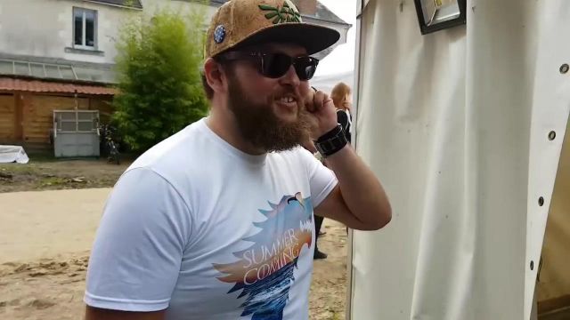 La camiseta de verano llega en el video de LInksthesun Vlog - LinksTheSun en Geek Faëries 2017