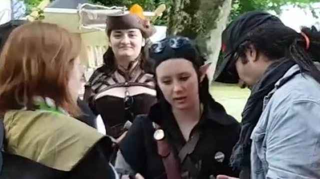 Cosplay: oreilles d'elfe dans la vidéo de Linksthesun  Vlog - LinksTheSun aux Geek Faëries 2017