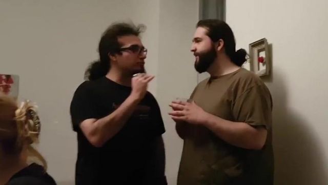 T-shirt Kaki de Sebastien Rassiat dans la vidéo de linksthesun Vlog - LinksTheSun aux Geek Faëries 2017
