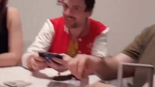 Chaqueta de peluche en el vídeo de linksthesun Vlog - LinksTheSun en Geek Faëries 2017