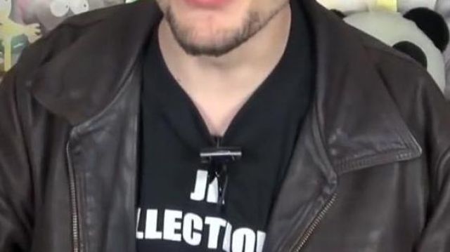 Lavalier microphone in the video of Linksthesun - Last danse - Indila (critique) [Réupload for mobile platform]