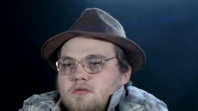 Hat worn in the video linksthesun Interview of the characters - the string LinksTheSun