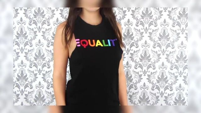 The tank top black equality Horia in his video "a haul of 500 euros : I abused"