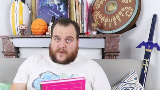 The droid interactive BB-8 Star Wars Gastronogeek seen in his video, "meetings and Cakes !"