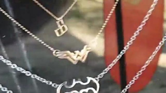 Pendentif Wonder woman vu dans Vlog - LinksTheSun aux Geek Faëries 2018 de Linksthesun