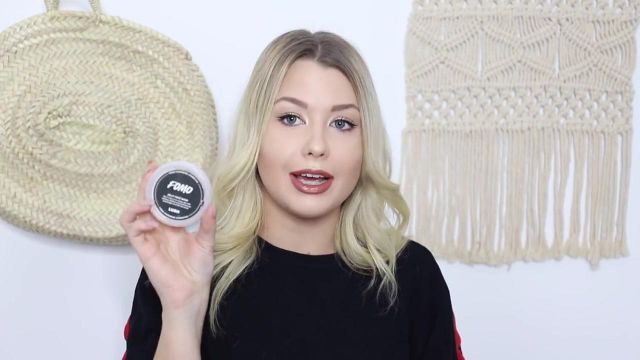 The jelly mask for face Fomo of EnjoyPhoenx in her video Huge HAUL Lush