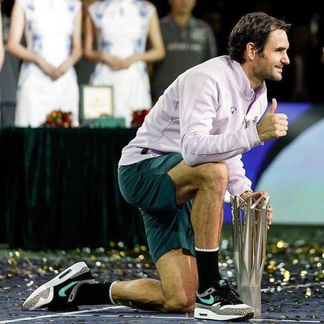 Sneakers Nike Air Max 1 atmosphere of Roger Federer on Instagram of  Nicekicks | Spotern