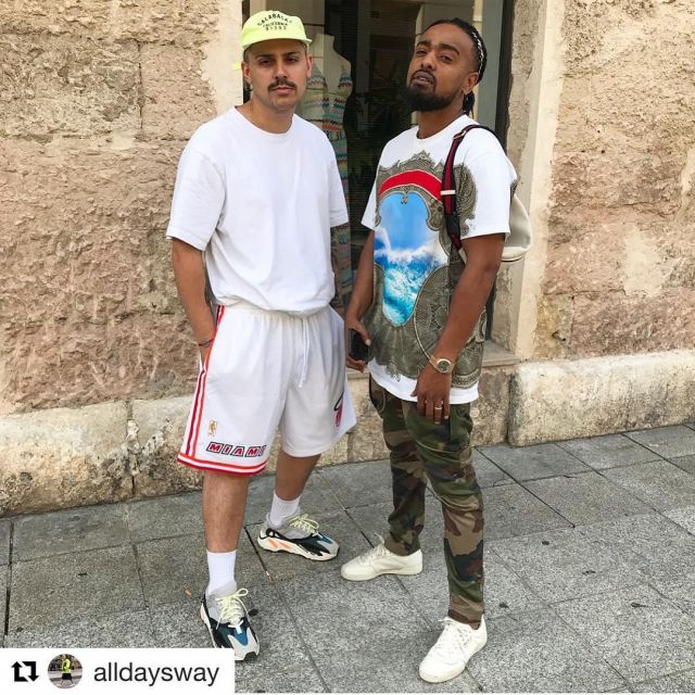 Sneakers Adidas Yeezy Calabasas Cq1693 brought by Alonzo on a post-Instagram  | Spotern