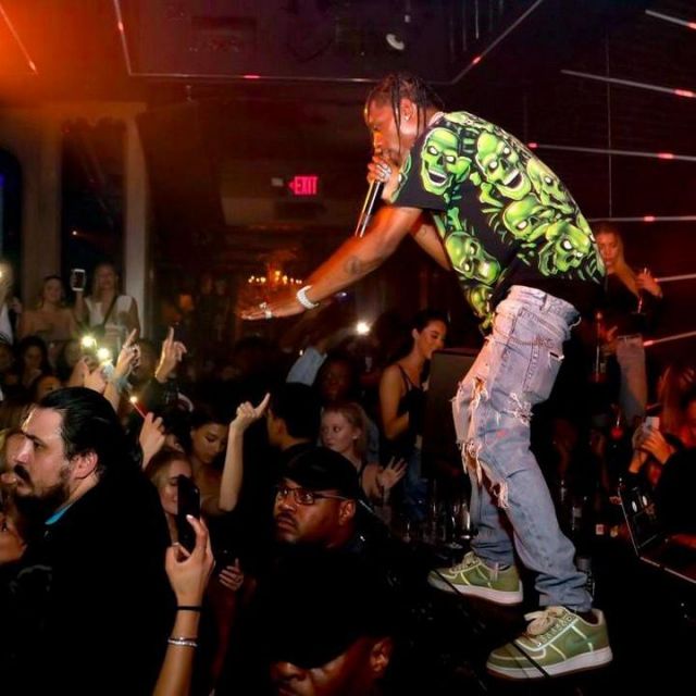 Sneakers Nike Air Force x Travis Scott worn by Travis Scott on Instagram of NiceKicks