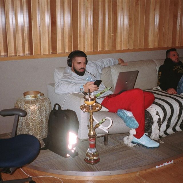 Les Nike Air Vapormax Flyknit blanches de Drake sur son compte Instagram