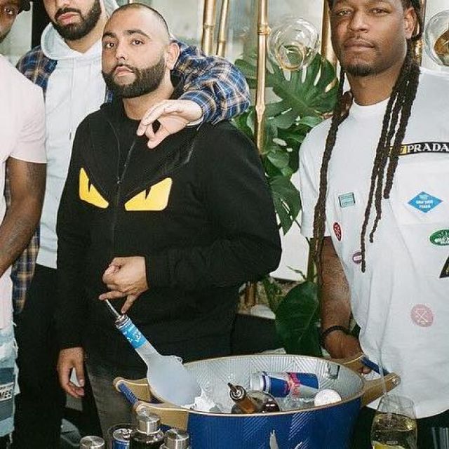 Le sweat noir FENDI Bag Bug de Drake sur son compte Instagram