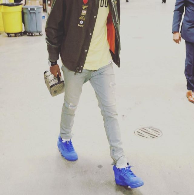 The pair of Air Jordan 5 that door Of Aron Fox on his post Instagram