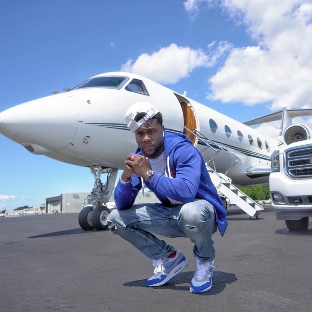 Sneakers Nike Air Max 1 blue anniversary of Kevin Hart on his account Instagram