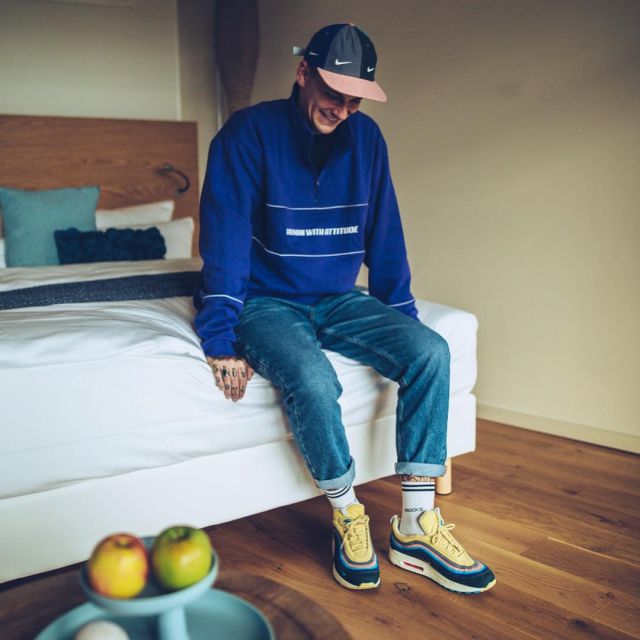 air max sean wotherspoon outfit