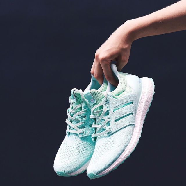 Sneakers Adidas Ultra Boost 1 0 Naked Waves Pack Seen On The