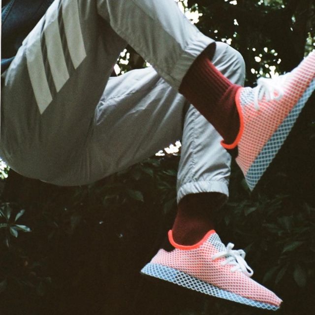 Les sneakers Adidas Deerupt Runner portées par Kendall Jenner sur son compte Instagram