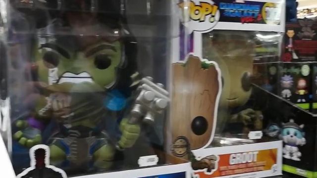 The figurine Funko Pop Groot child in the YouTube Video in THE SEARCH Of A FIGURINE ! #VLOG of The chain of the Geek
