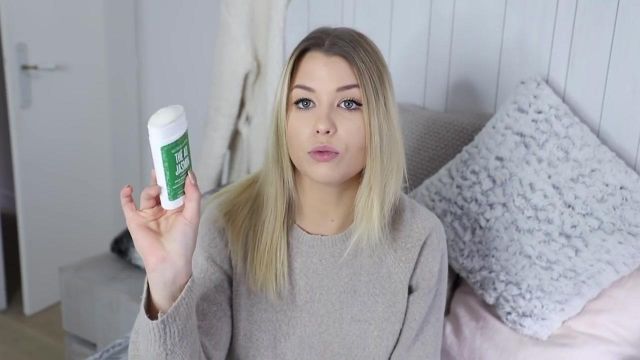 The deodorant jasmine Tea of EnjoyPhoenix in his video, I have stopped these products
