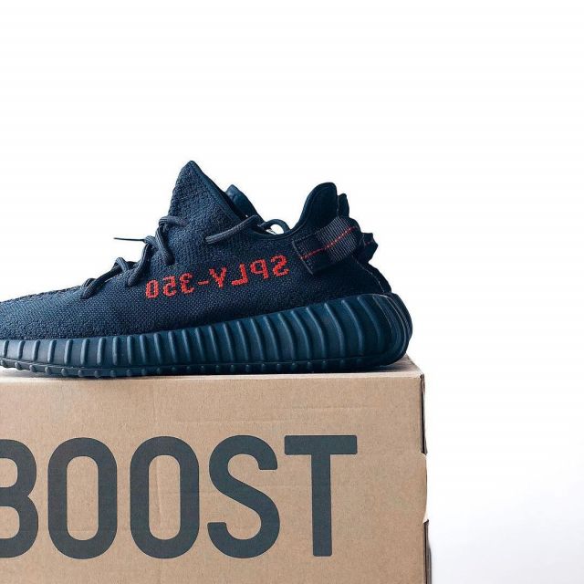 yeezy 350 black laces