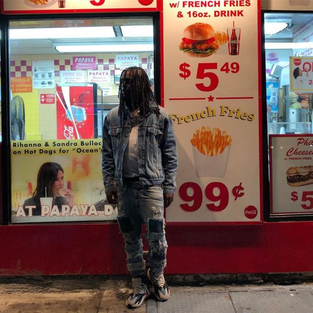 sneakers yeezy Wave Runner 700 views on the account Instagram of Chief Keef