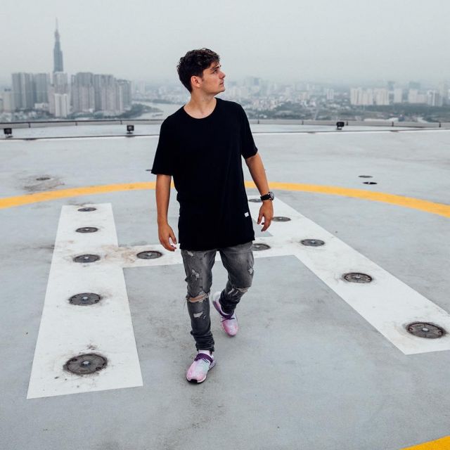 Incorrecto acelerador Dando The adidas Human Race NMD purple Martin Garrix on his account Instagram |  Spotern