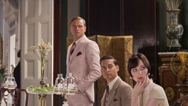 The pink outfit striped of Jay Gatsby (Leonardo DiCaprio) in the great Gatsby