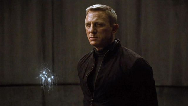 The sweater turtleneck worn by James Bond (Daniel Craig) in Spectrum
