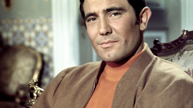 The cashmere sweater of James Bond (George Lazenby) in On her majesty's secret service
