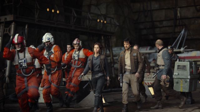 The vest without sleeve Jyn Erso (Felicity Jones) in Rogue One Has Star Wars Story