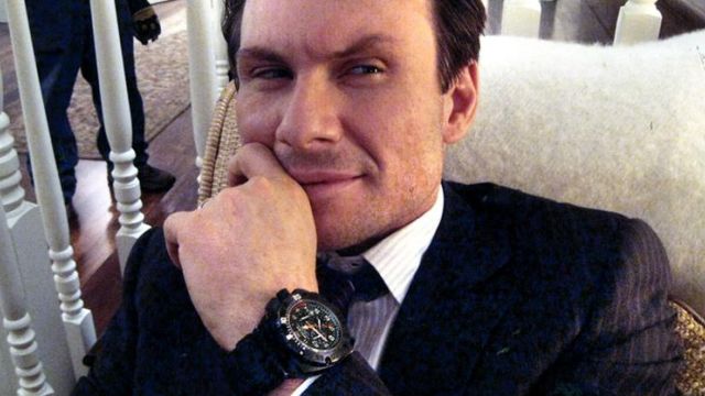 Watch Edward Albright (Christian Slater) in My Own Worst Enemy