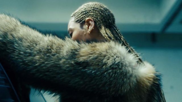 Manteau de fourrure de Beyoncé dans Lemonade