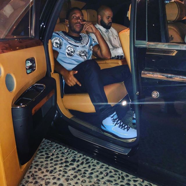 The blue tee-shirt patterned with Ludacris on his account Instagram