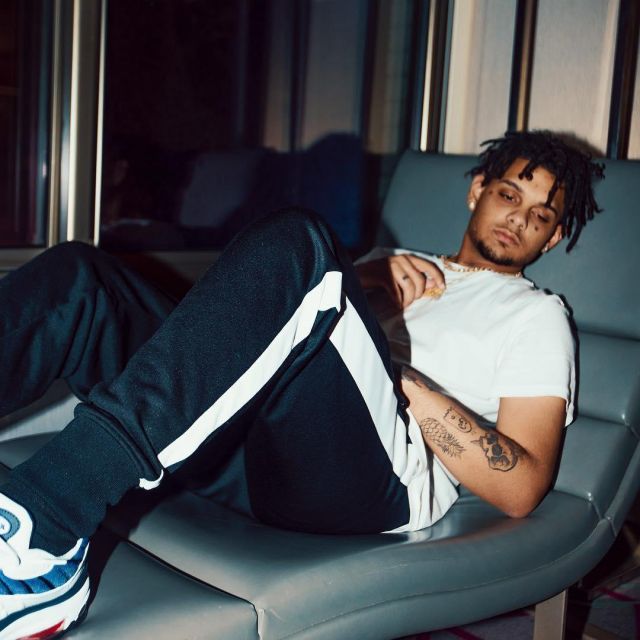 sneakers AIR MAX 98 GUNDAM views on the account Instagram of SMOKERPURPP