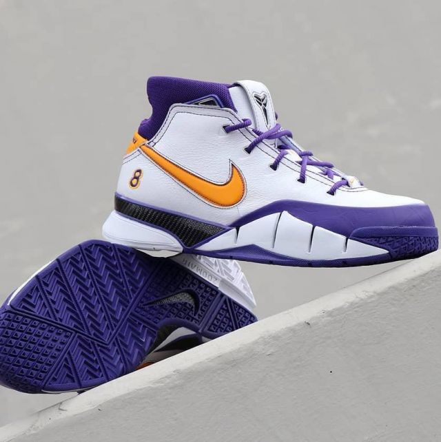 nike kobe blanche