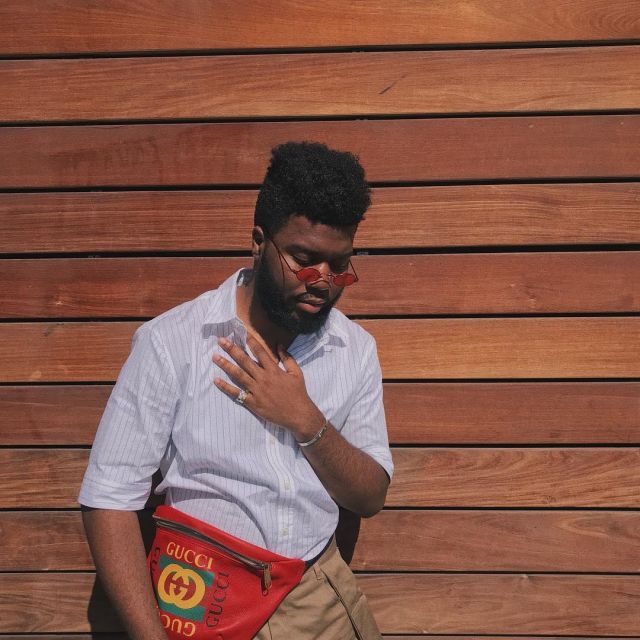 The bum bag red Gucci worn by Khalid on his account Instagram