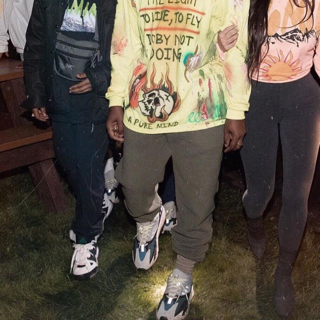 Shoe worn by Kanye west on the account @kimkardashian