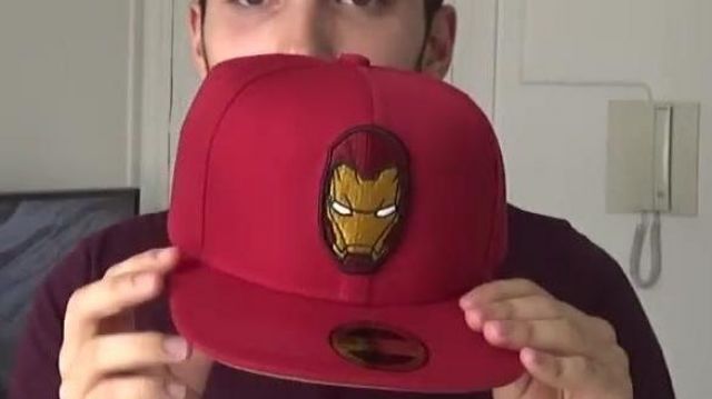 cap, iron man seen in the video FULL Of OBJECTS the AVENGERS IN THIS BOX (Zbox July) of the chain of the geek #ChallengeLaChaineDuGeek