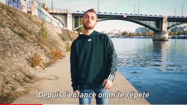 Le sweatshirt Adidas vert de Squeezie dans sa vidéo Freestyle de l'autodérision