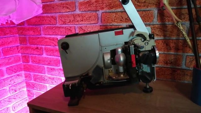 Ancien Projecteur Photographe Trato – Blanc, Made In France, Fonctionnel