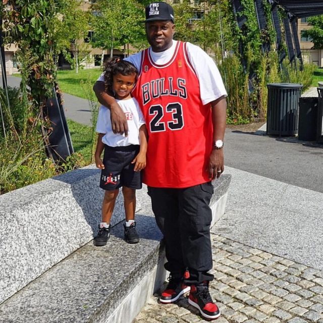 The nike Air Jordan 1 Retro black white red Clark Kent, on his account Instagram